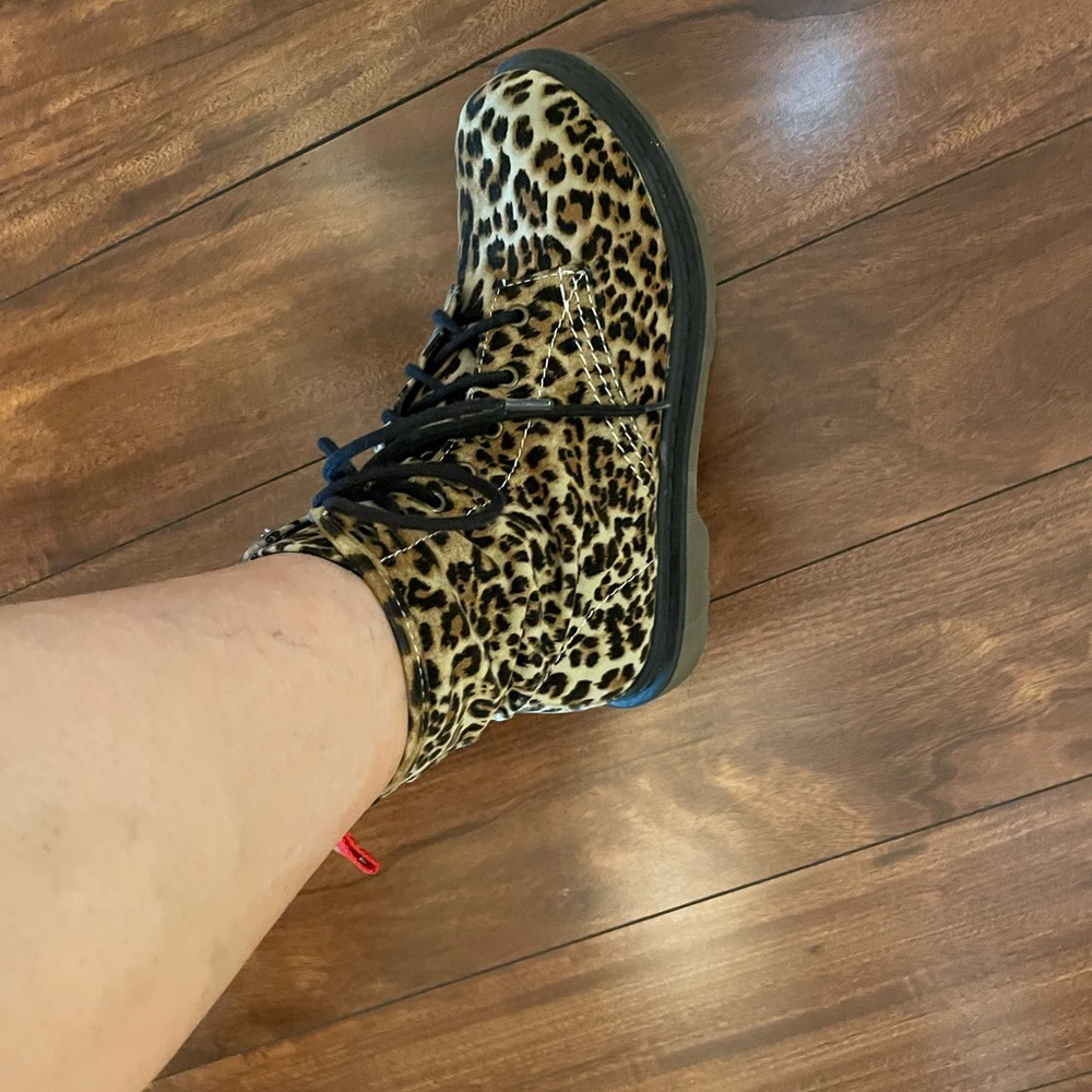 Lace Up Cheetah Booties In Great Condition
